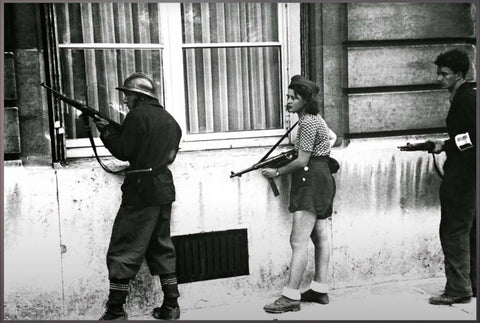 Simone Segouin, Famed French Resistance Fighter, Dies at 97