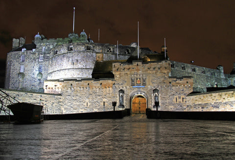 When a WWI German Zeppelin Tried to Bomb Edinburgh Castle — and Missed