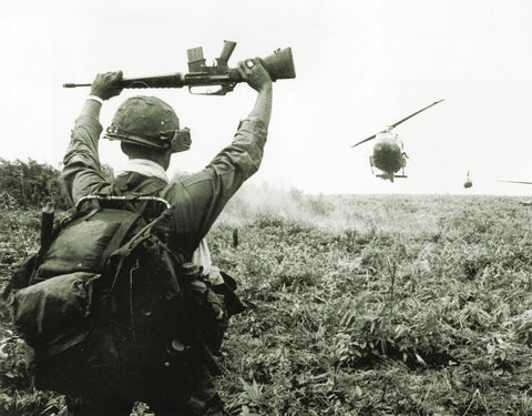 When a Vietnamese Ally Was Wounded, Two American Soldiers Had to Choose Obedience or Compassion
